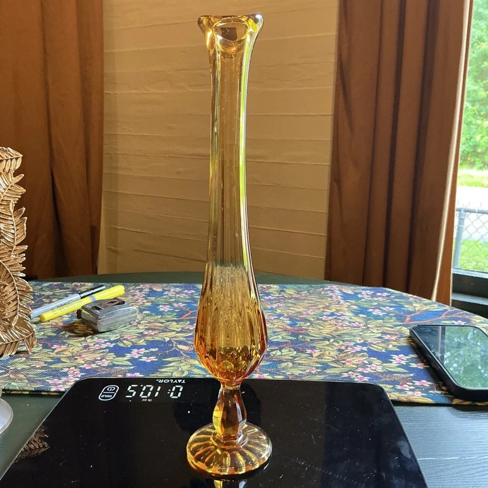 Fenton vintage mid